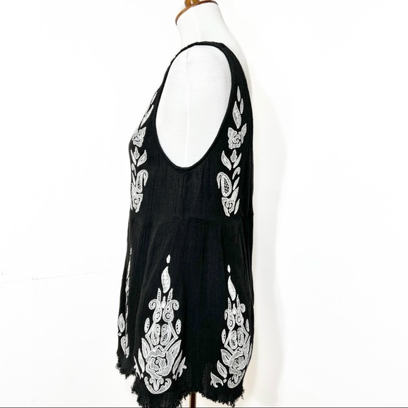 SOLD-Free People Embroidered Black White Crinkle Fringe Hem Shorts Romper - Picture 7 of 15